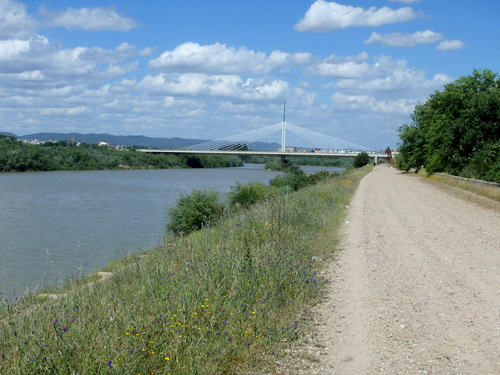 Riding up the left bank of the Rio Guadalquivir.